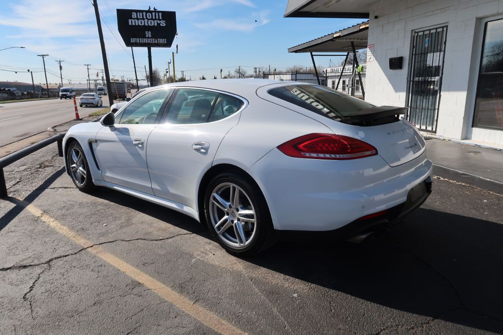 2016 Porsche Panamera Image 5