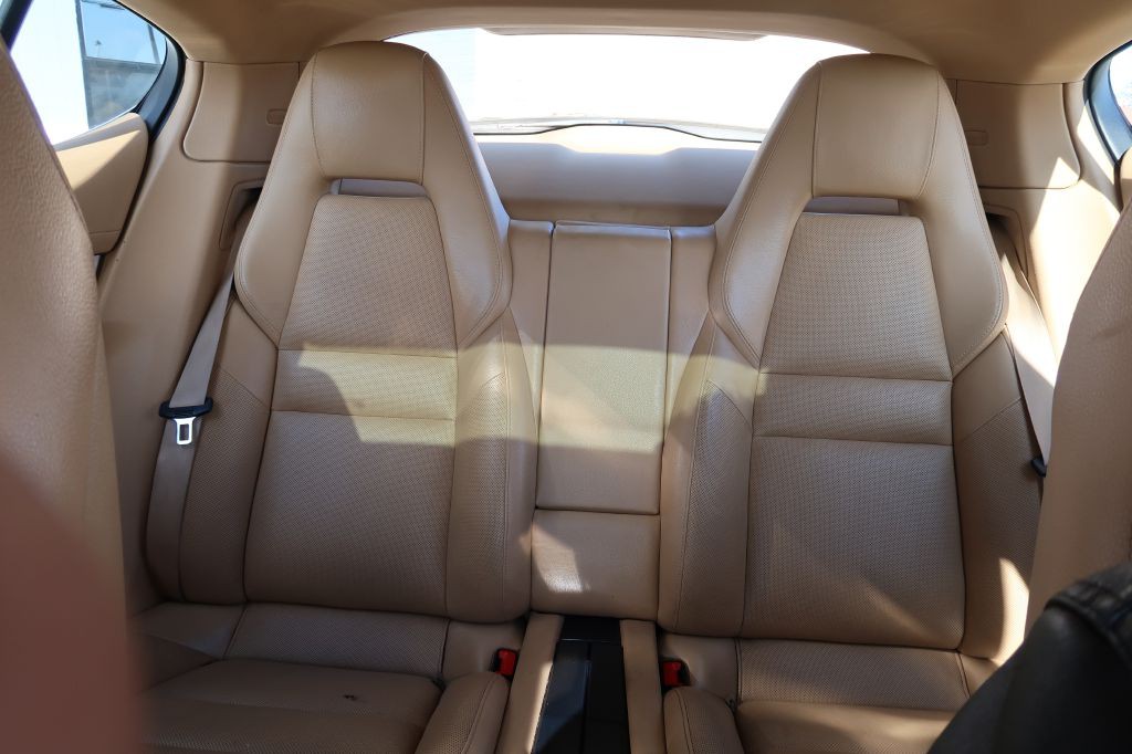 2016 Porsche Panamera Image 17