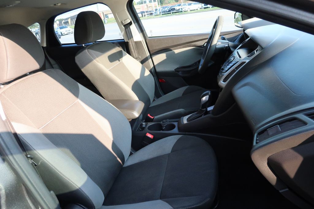 2014 Ford Focus Image 9