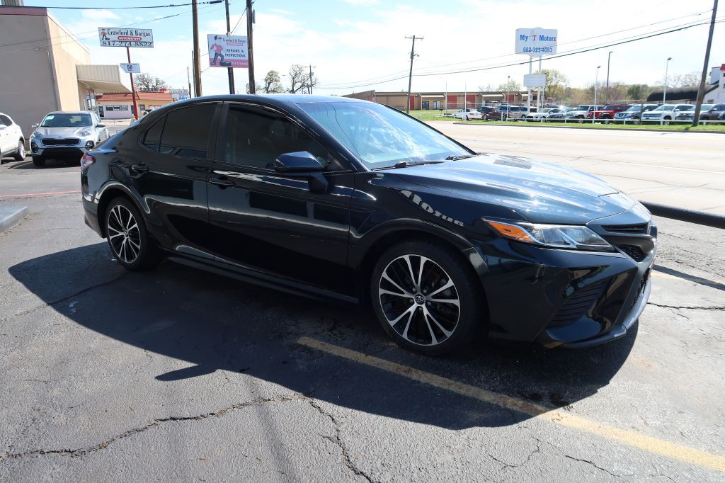 2020 Toyota Camry Image 3