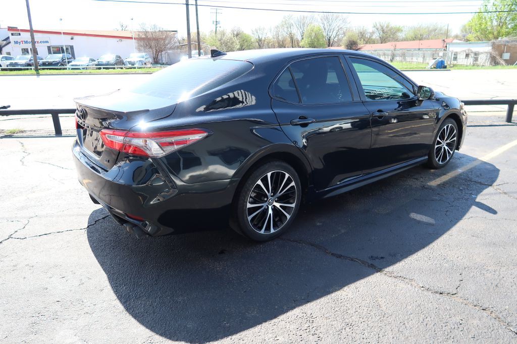 2020 Toyota Camry Image 4