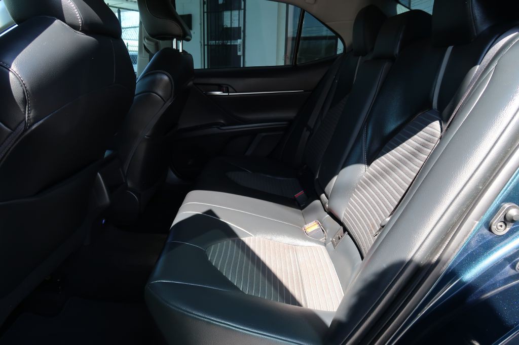 2020 Toyota Camry Image 8