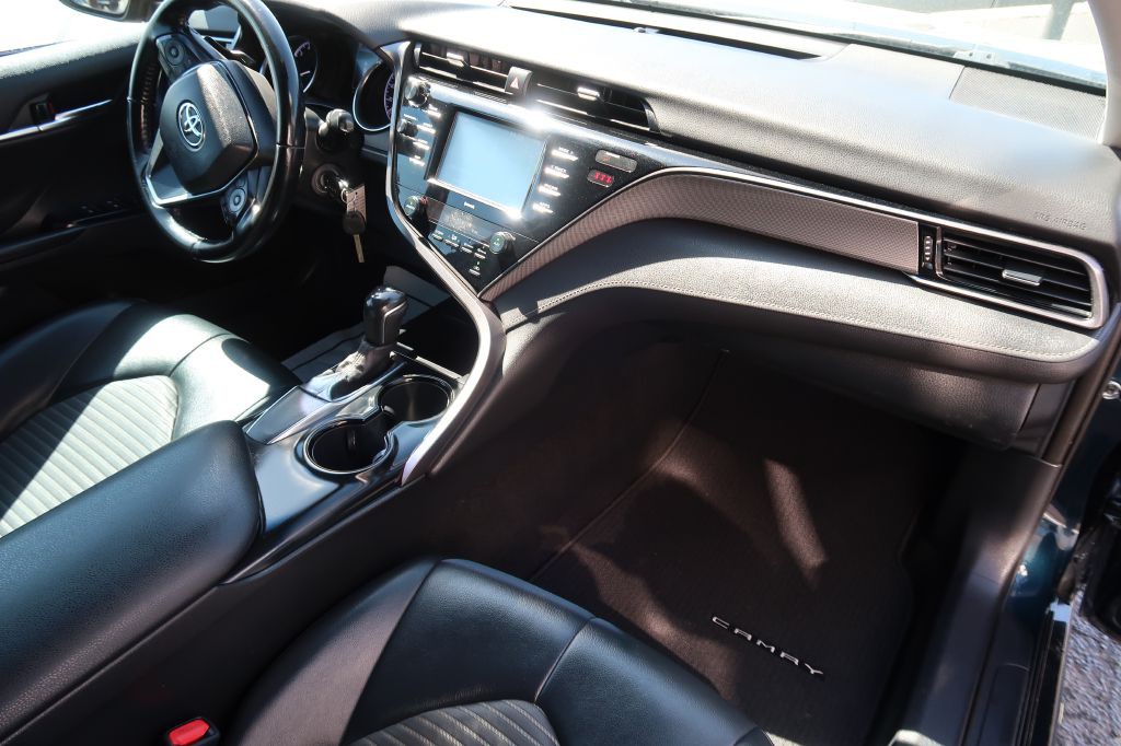 2020 Toyota Camry Image 11