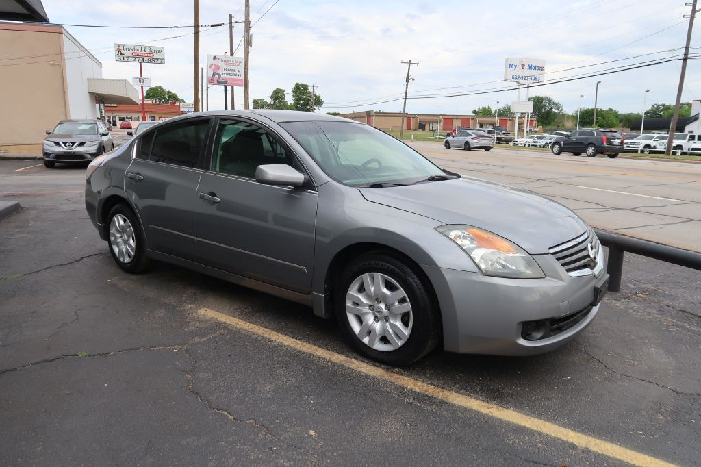 2009 Nissan Altima Image 2