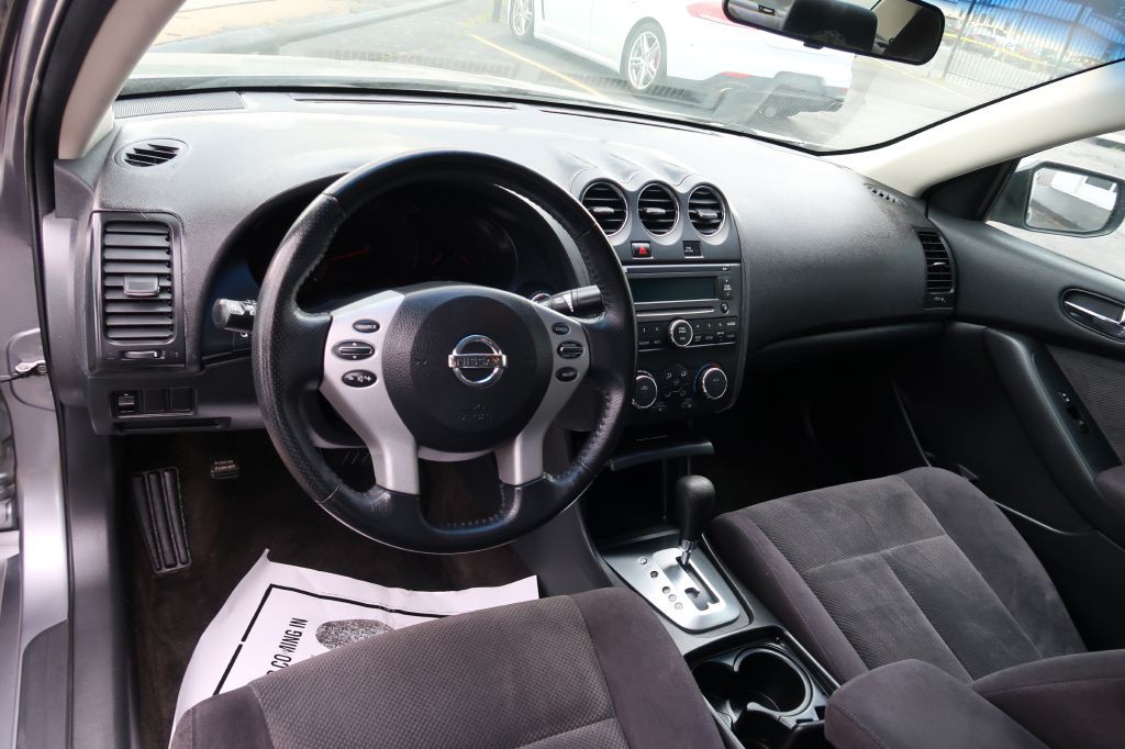 2009 Nissan Altima Image 6