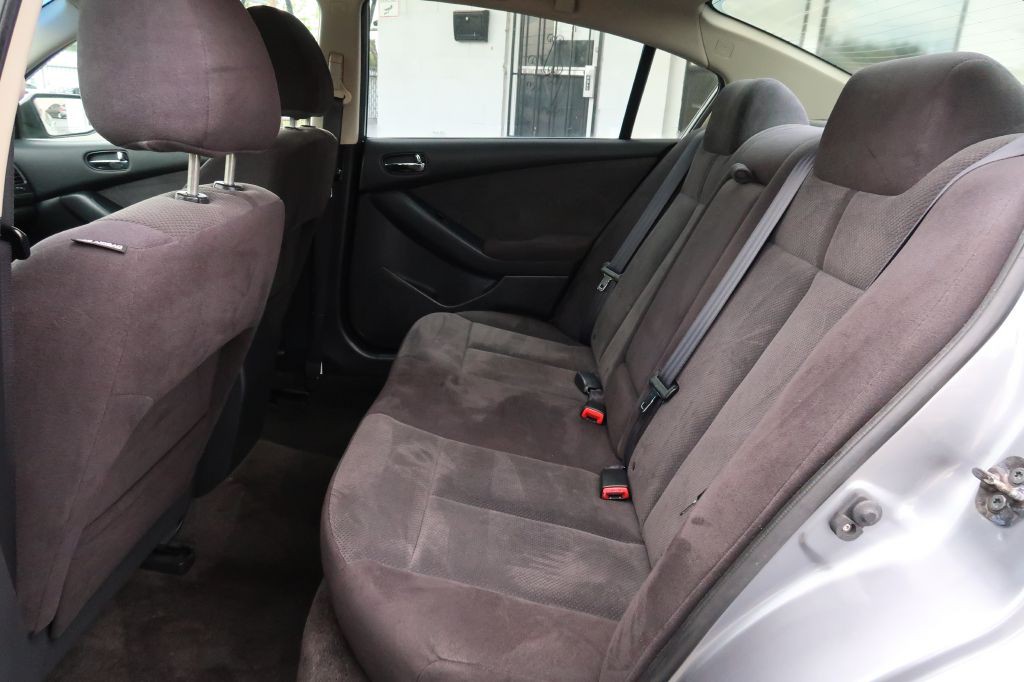 2009 Nissan Altima Image 7