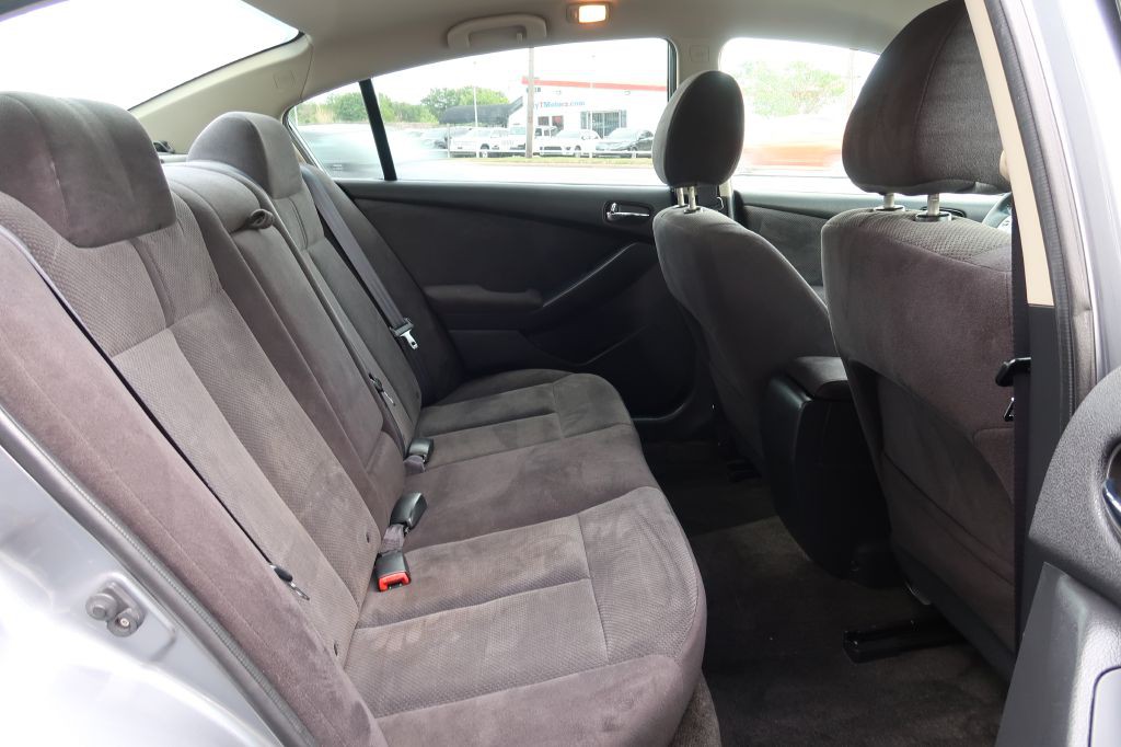 2009 Nissan Altima Image 8