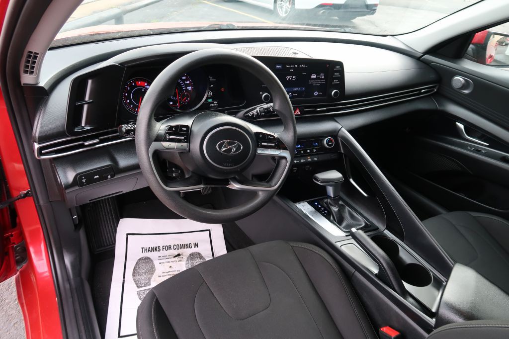 2023 Hyundai Elantra Image 5