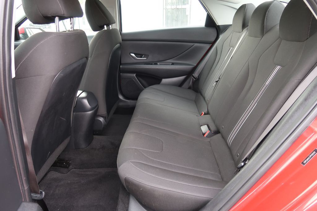 2023 Hyundai Elantra Image 7