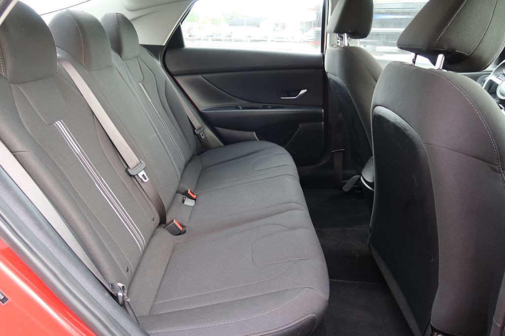 2023 Hyundai Elantra Image 8