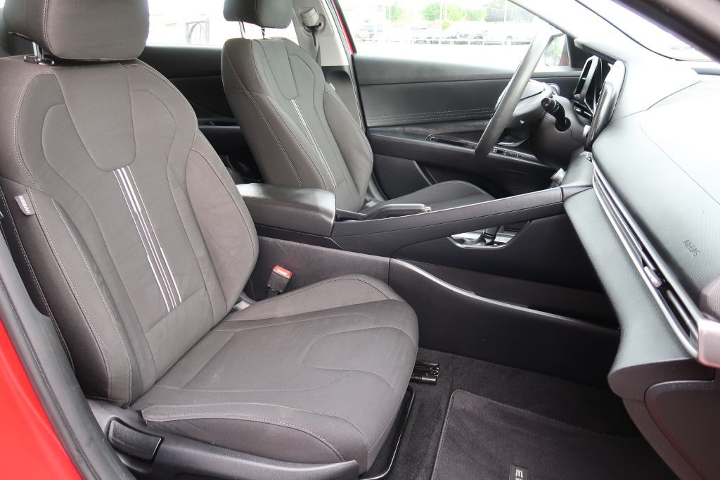 2023 Hyundai Elantra Image 9