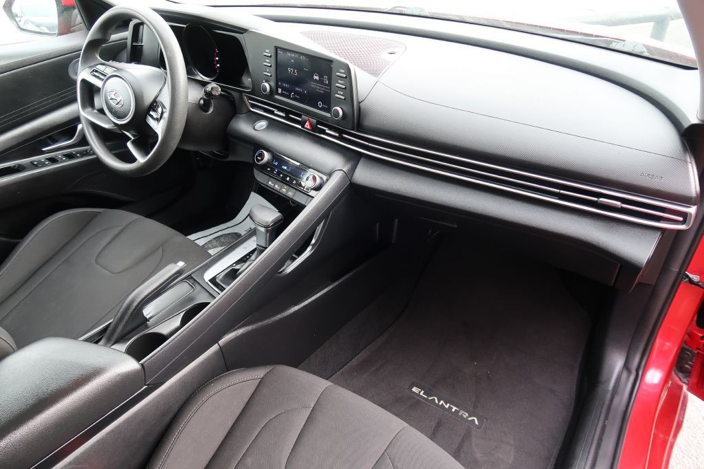 2023 Hyundai Elantra Image 10