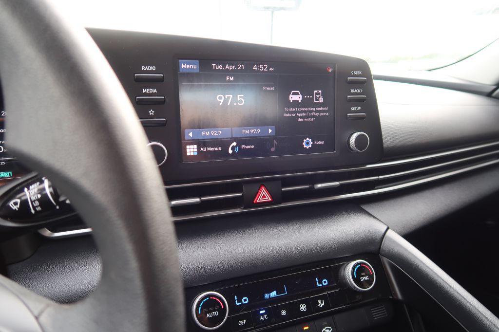 2023 Hyundai Elantra Image 13