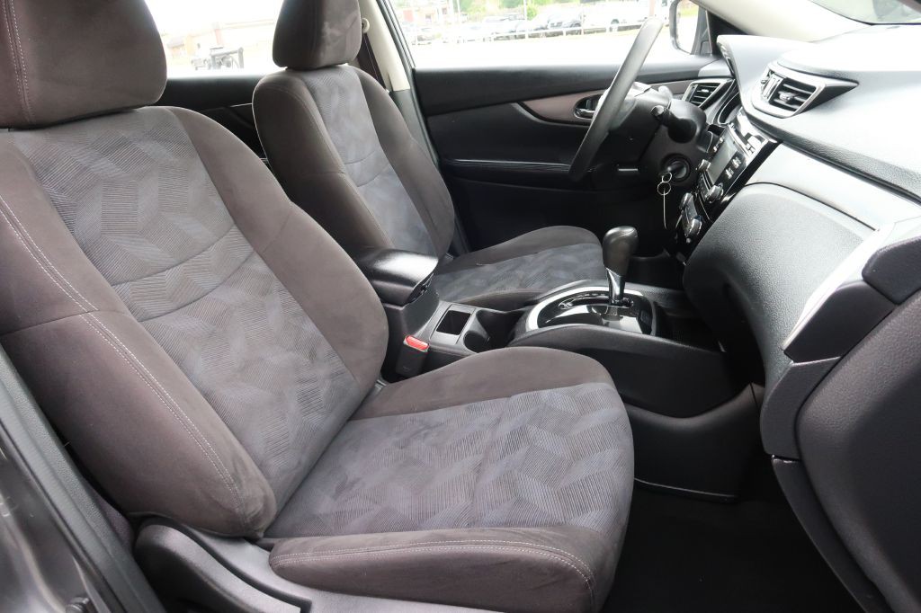 2015 Nissan Rogue Image 9