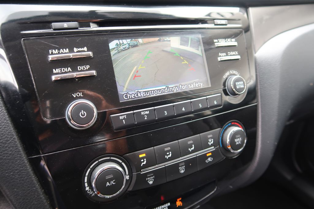 2015 Nissan Rogue Image 13