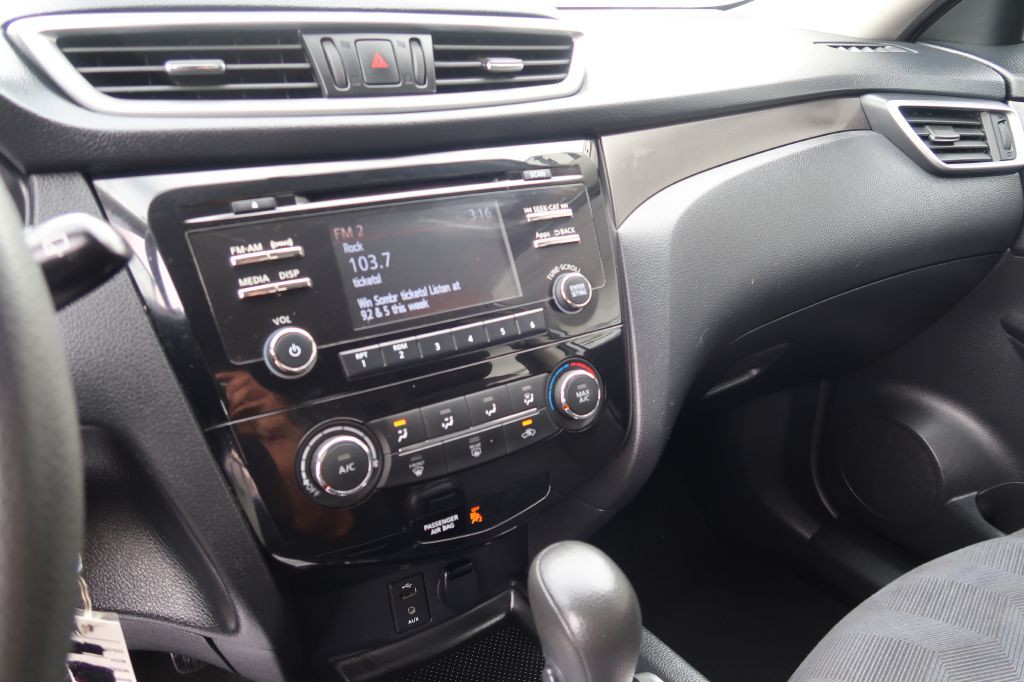 2015 Nissan Rogue Image 14