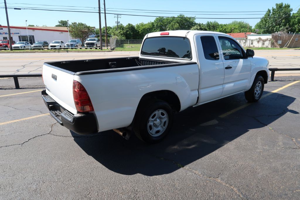 2015 Toyota Tacoma Image 3