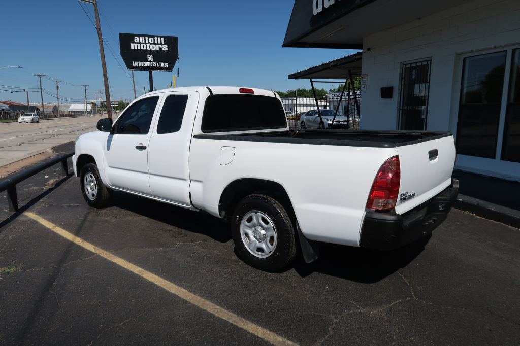 2015 Toyota Tacoma Image 4