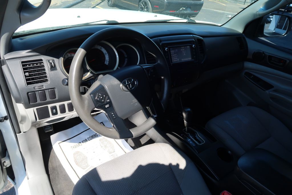 2015 Toyota Tacoma Image 6