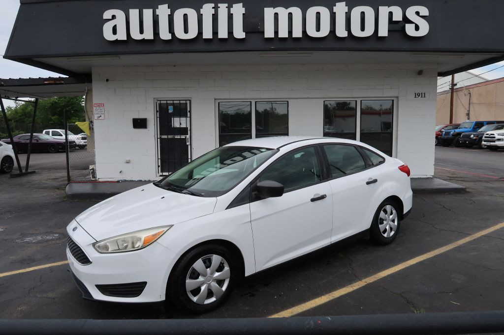 2016 Ford Focus Image 1