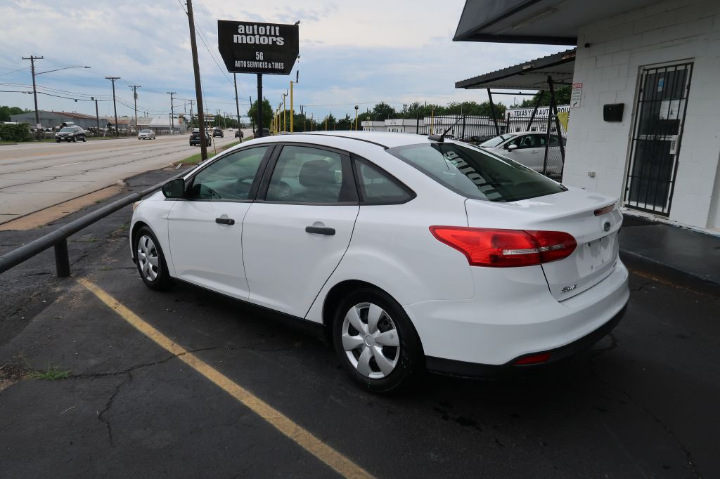2016 Ford Focus Image 3