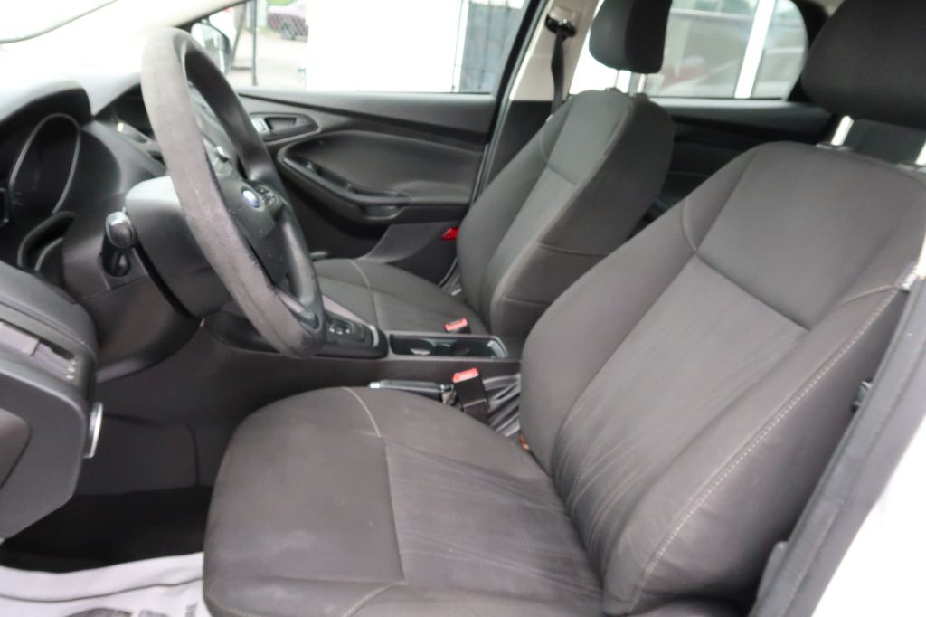 2016 Ford Focus Image 5