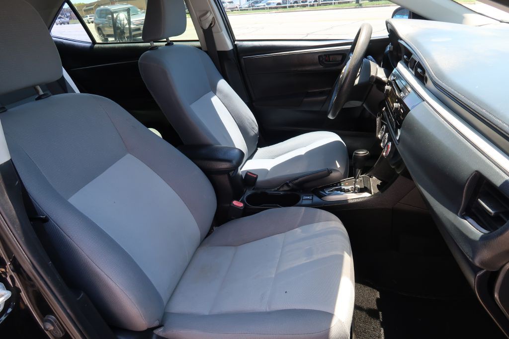 2015 Toyota Corolla Image 9
