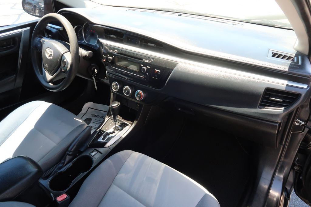 2015 Toyota Corolla Image 10