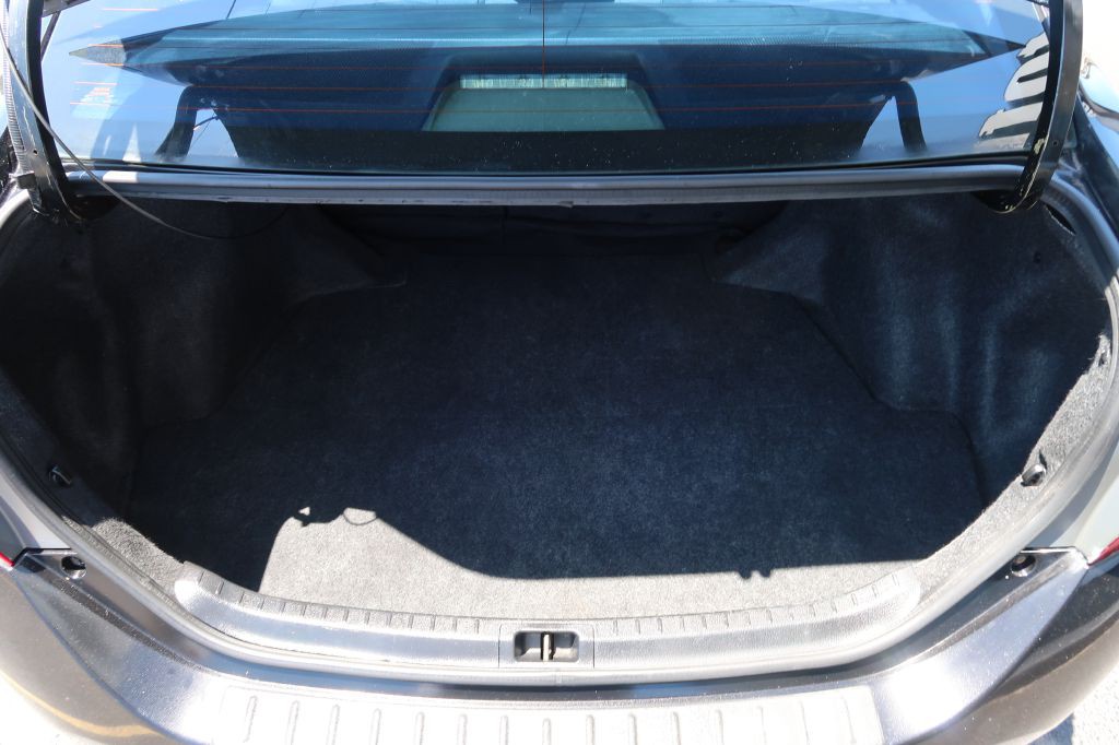 2015 Toyota Corolla Image 11