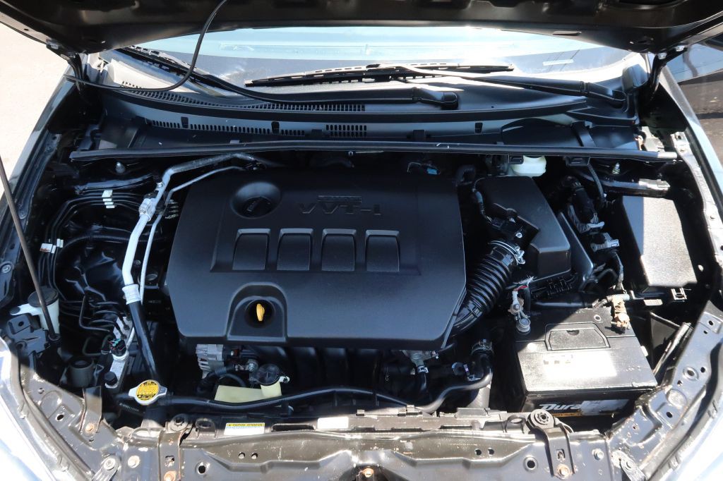 2015 Toyota Corolla Image 12