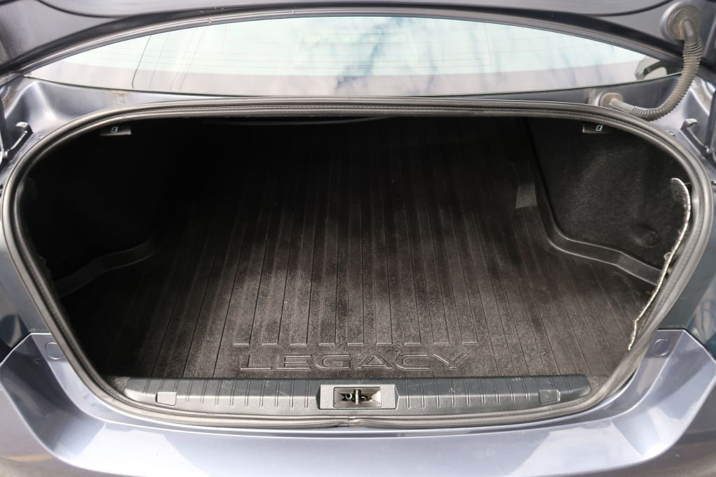 2017 Subaru Legacy Image 11