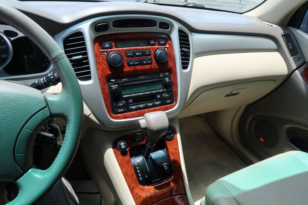 2004 Toyota Highlander Image 13