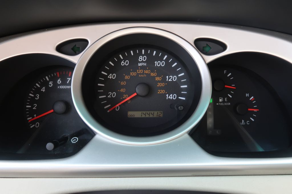 2004 Toyota Highlander Image 14
