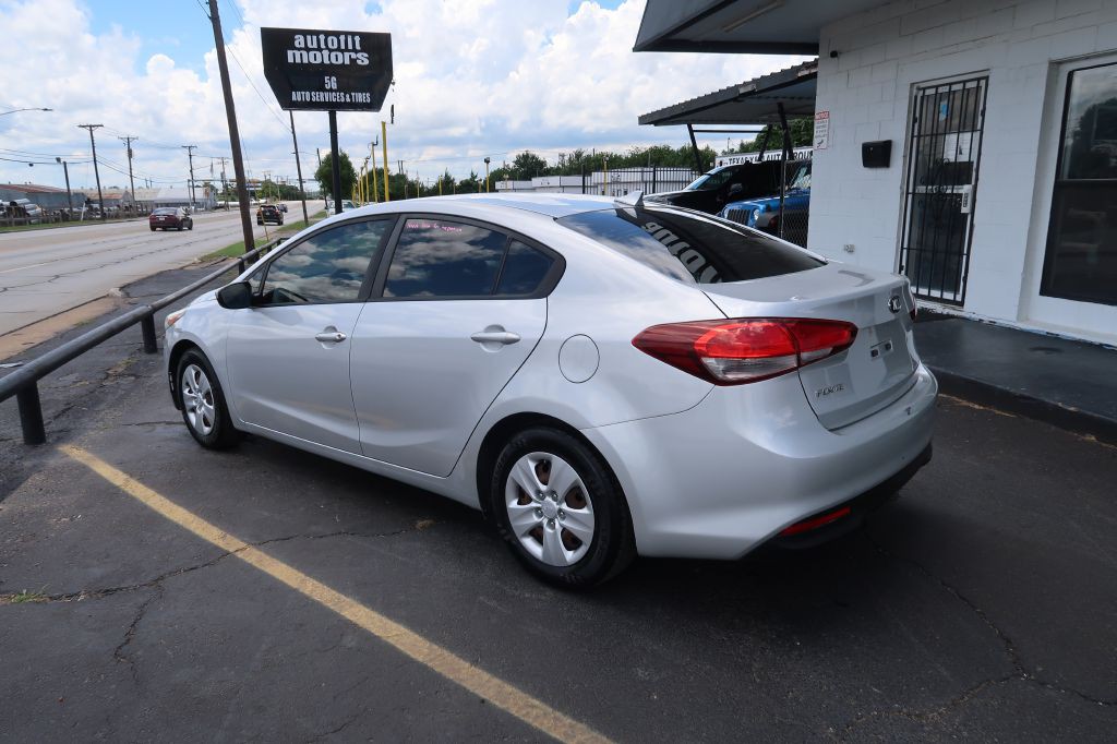 2017 Kia Forte Image 4