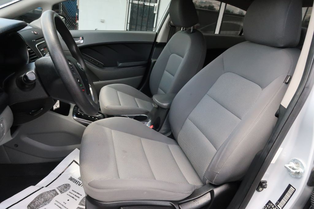 2017 Kia Forte Image 5