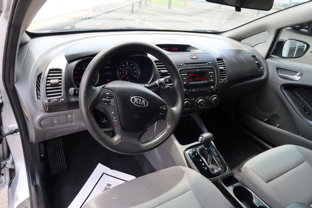2017 Kia Forte Image 6