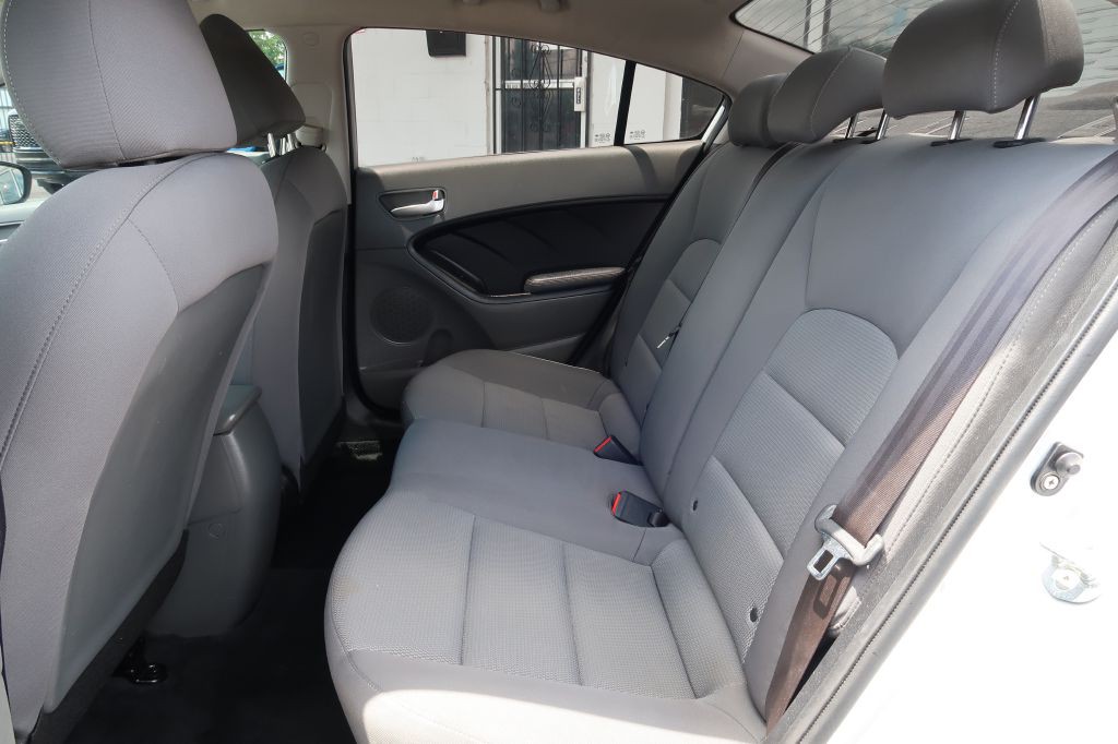 2017 Kia Forte Image 7