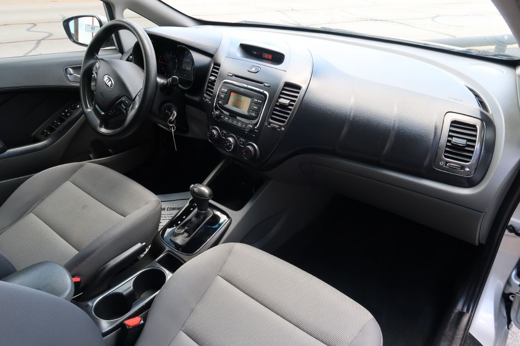 2017 Kia Forte Image 10