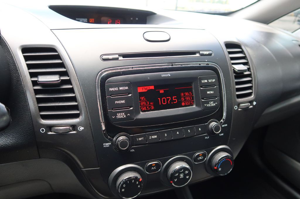 2017 Kia Forte Image 13