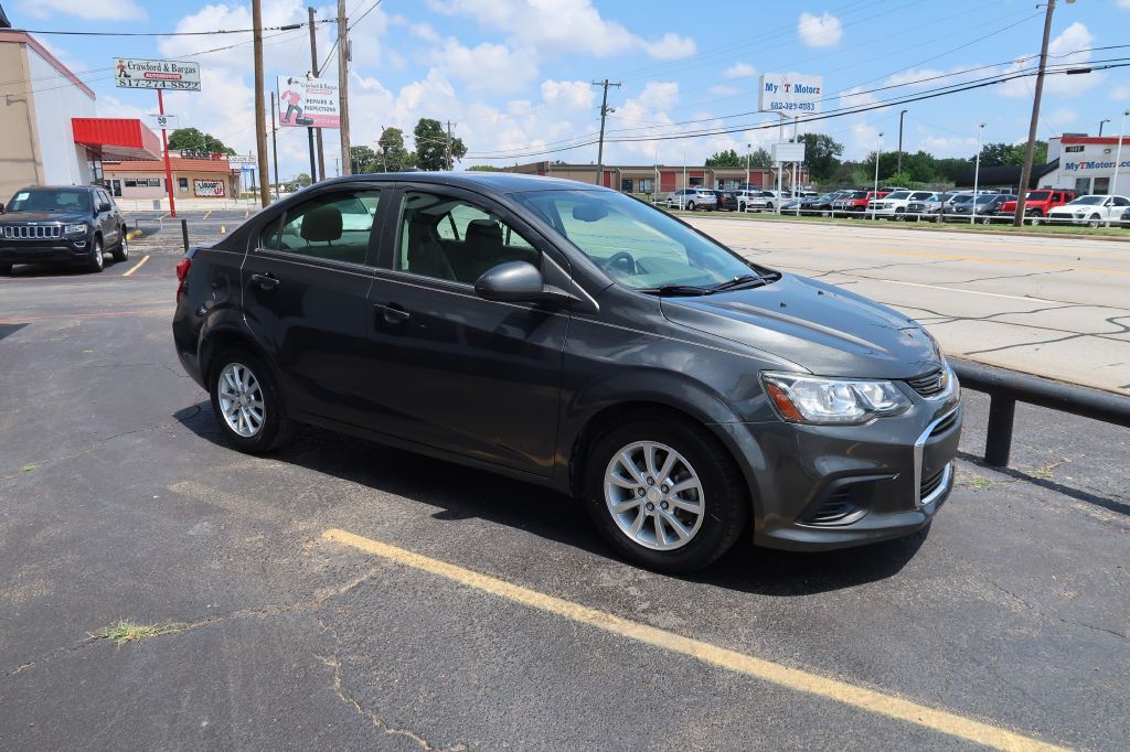 2019 Chevrolet Sonic Image 2