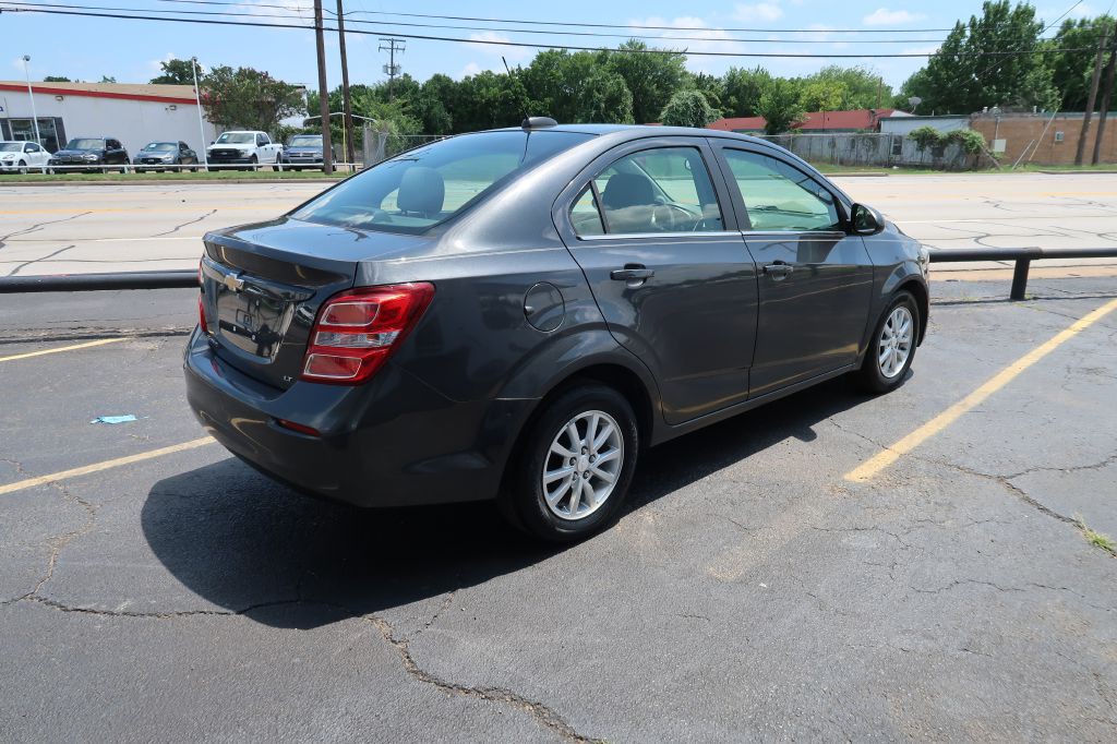 2019 Chevrolet Sonic Image 3