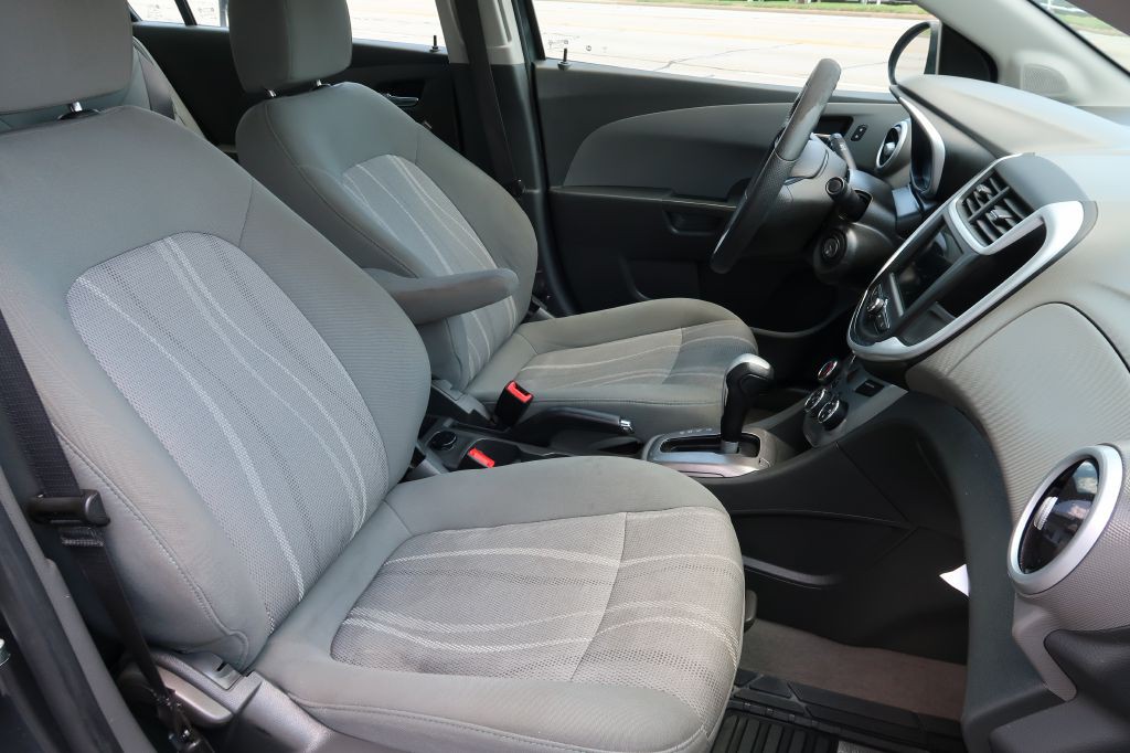 2019 Chevrolet Sonic Image 8