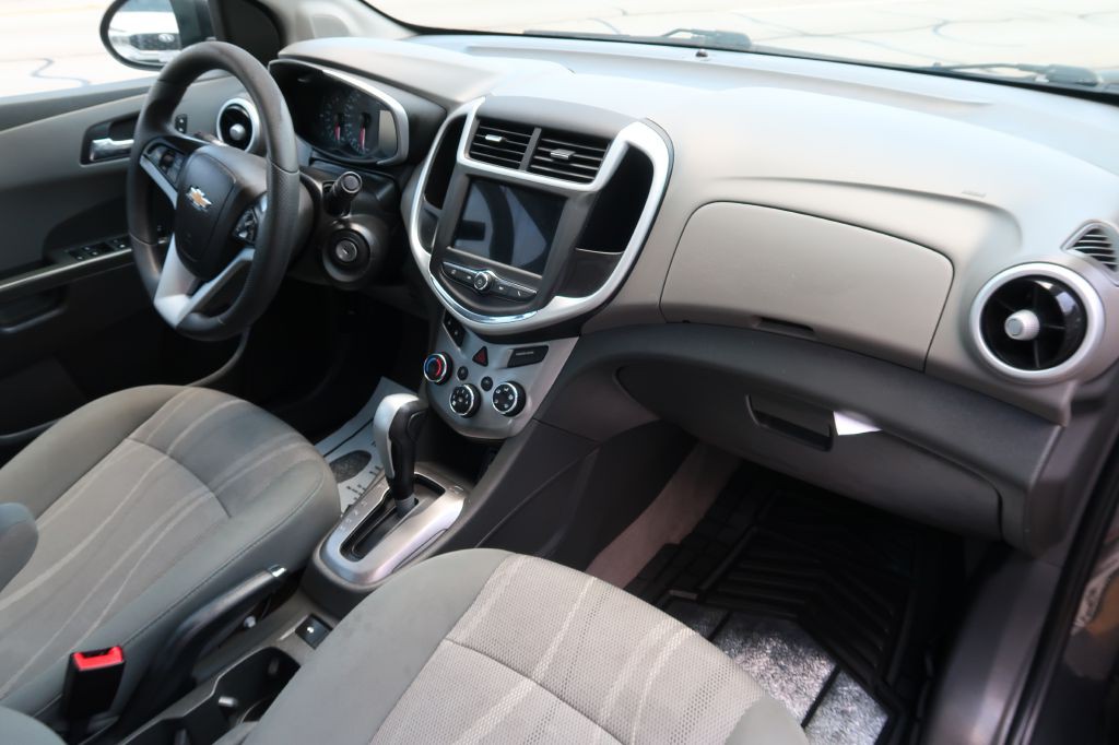 2019 Chevrolet Sonic Image 9