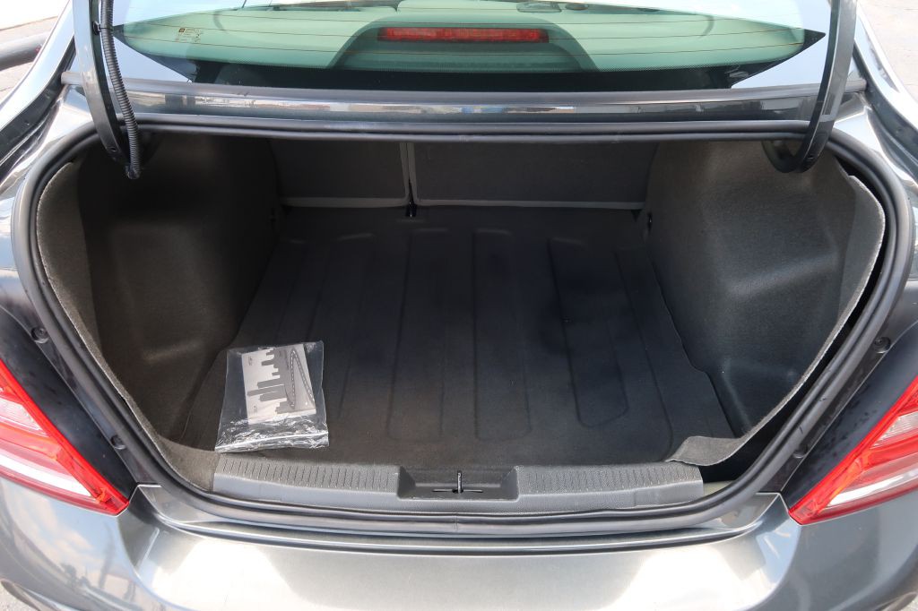 2019 Chevrolet Sonic Image 10