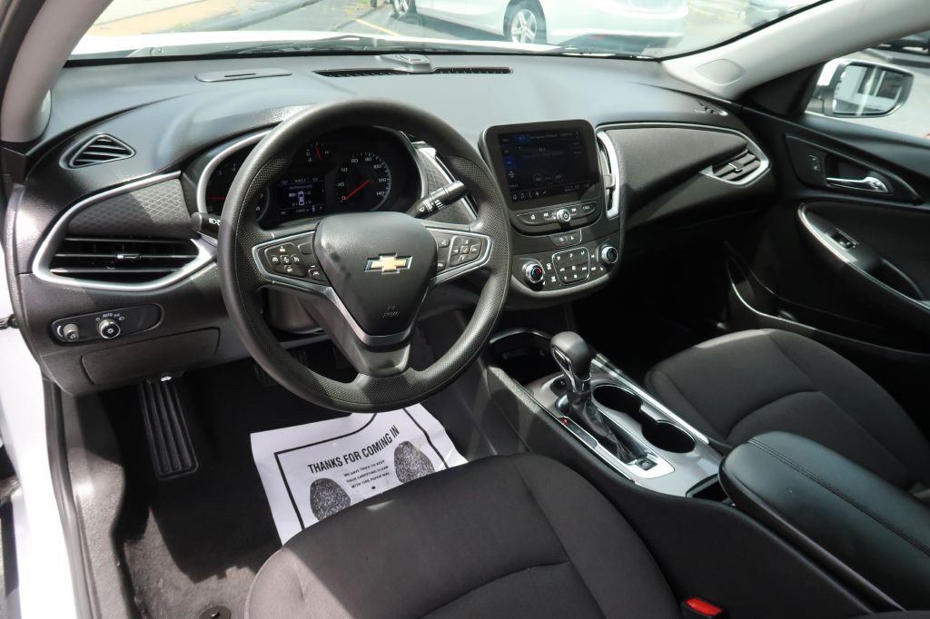 2023 Chevrolet Malibu Image 8