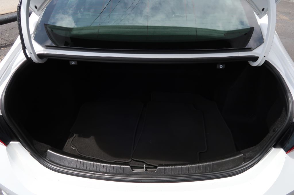 2023 Chevrolet Malibu Image 9