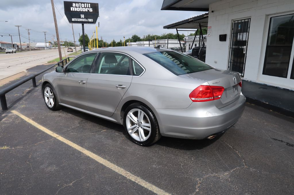 2014 Volkswagen Passat Image 4