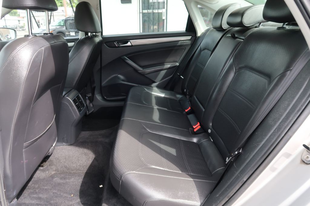2014 Volkswagen Passat Image 7