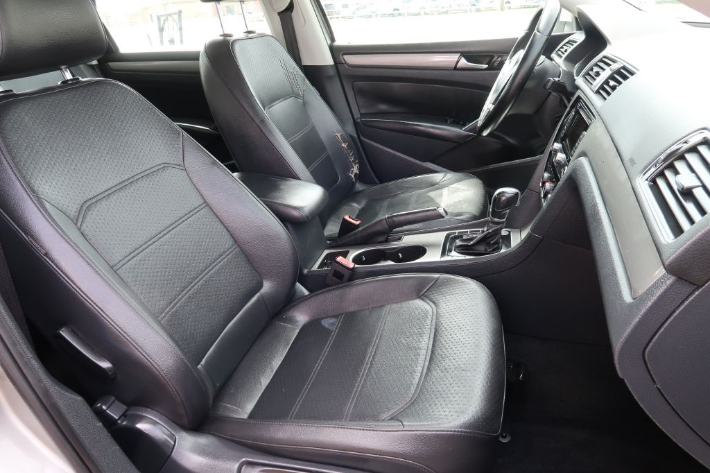 2014 Volkswagen Passat Image 9