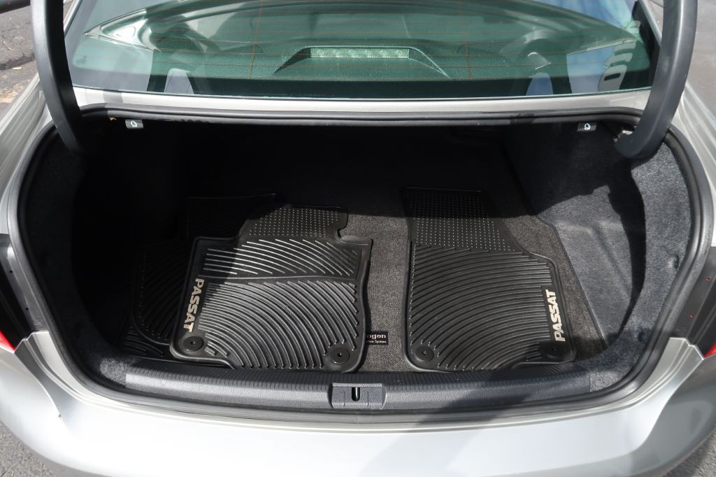 2014 Volkswagen Passat Image 11
